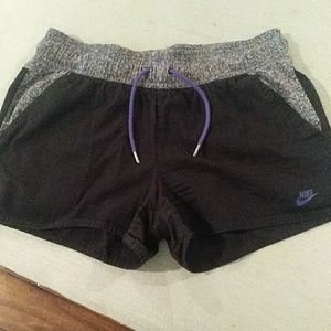 Vintage Nike shorts with pockets and zipper